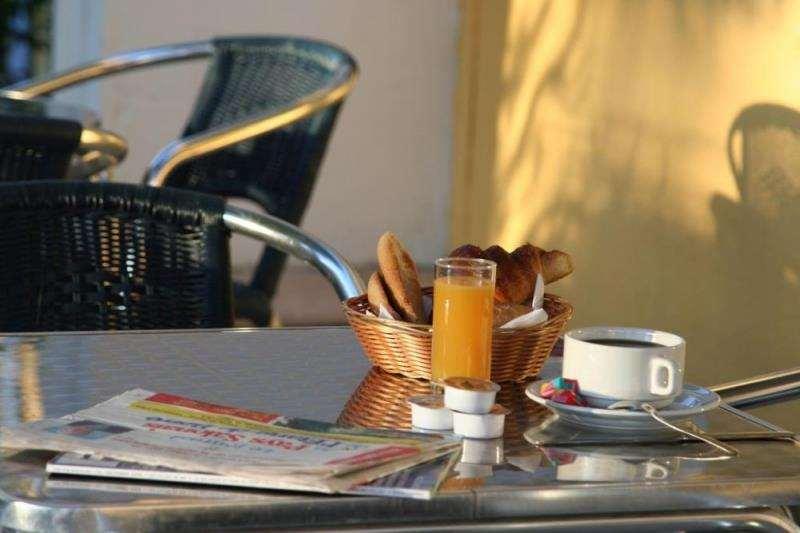 Brit Hotel Salon De Provence Restaurant photo