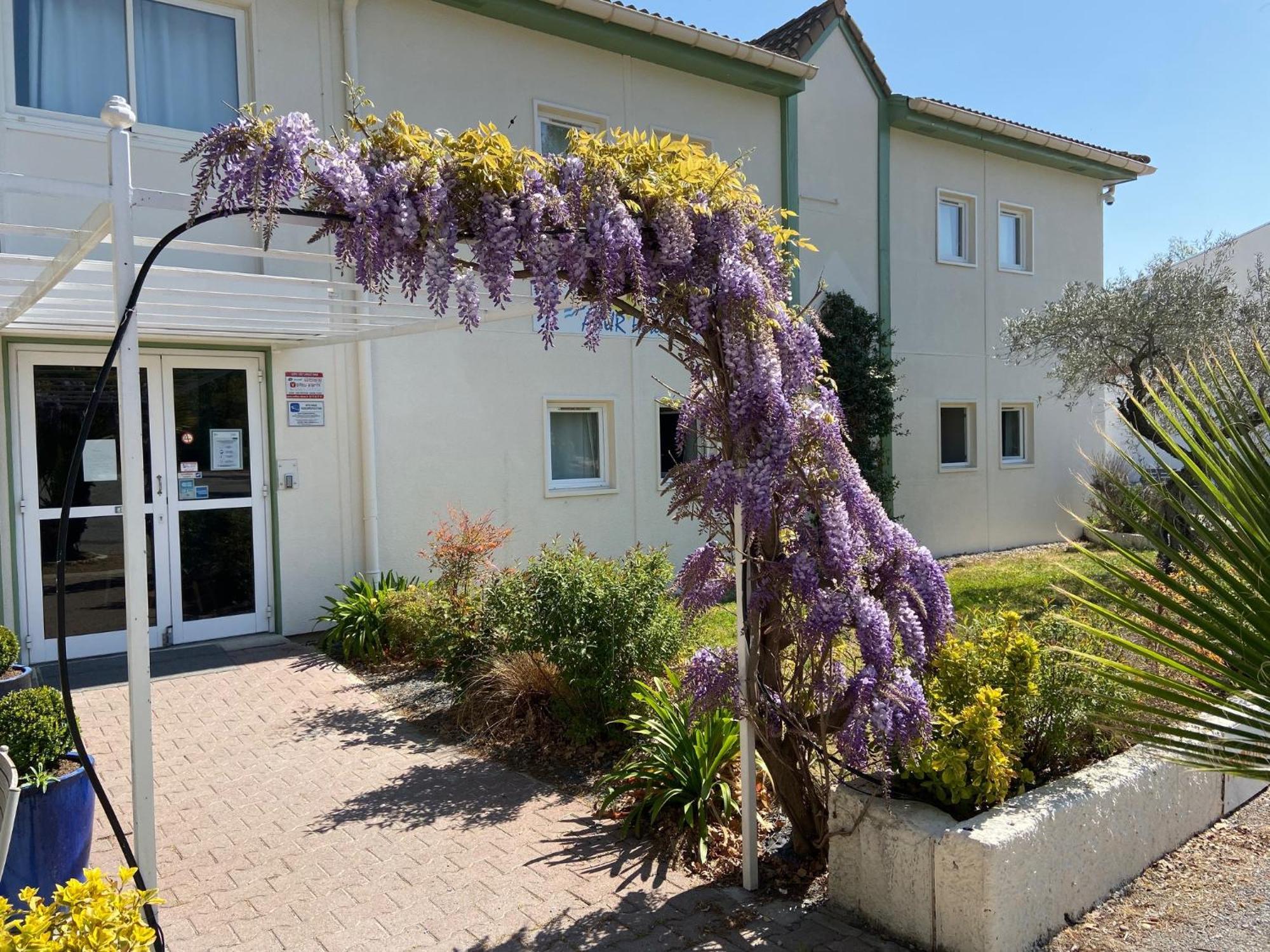 Brit Hotel Salon De Provence Exterior photo